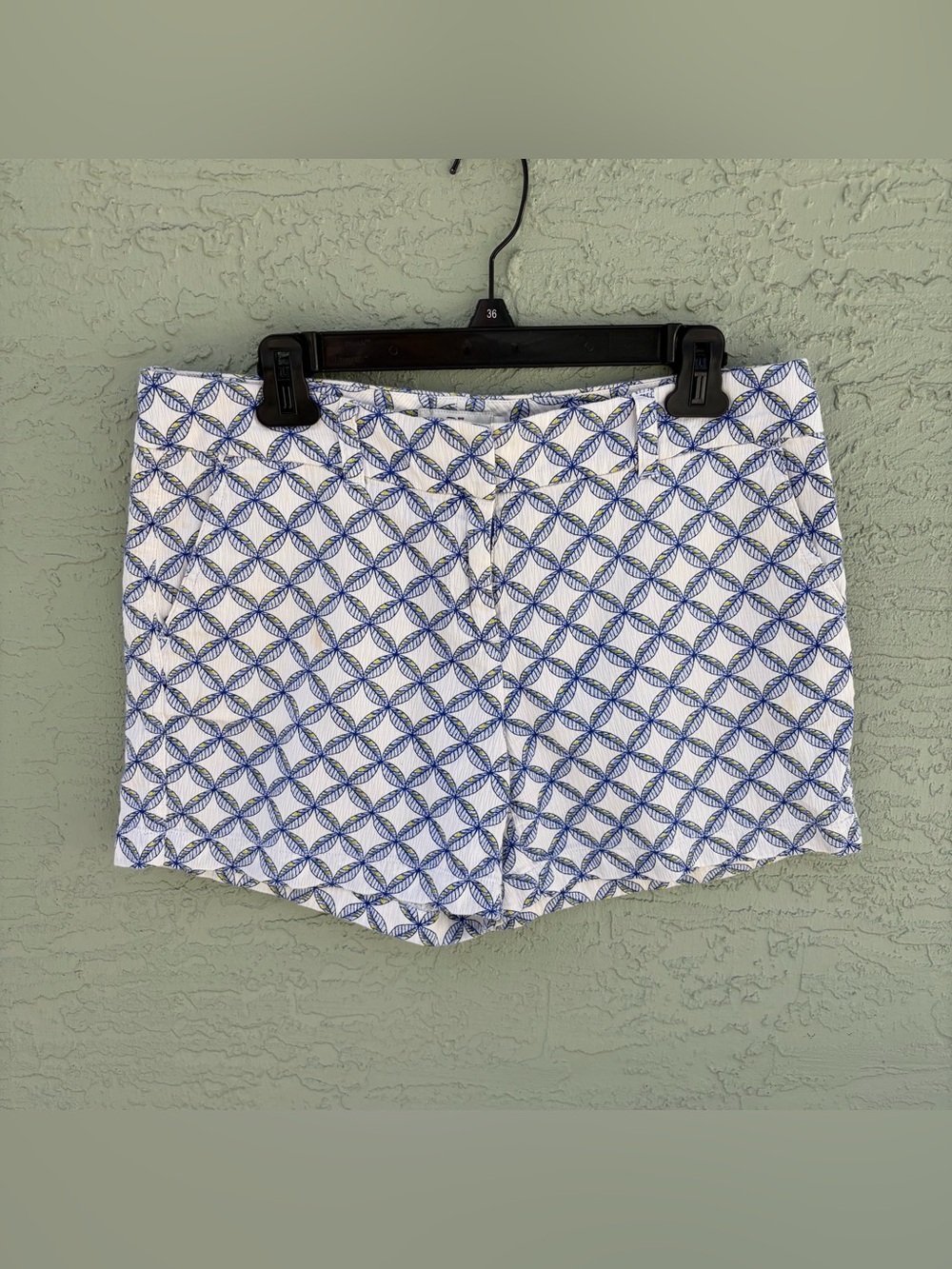 Vineyard Vines White Shorts with Blue Geometric Print
